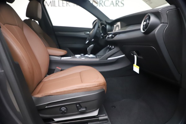 New 2022 Alfa Romeo Stelvio Ti for sale $55,330 at Alfa Romeo of Westport in Westport CT 06880 22