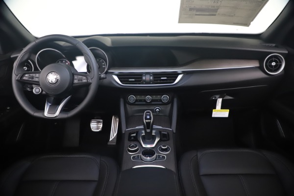 New 2022 Alfa Romeo Stelvio Ti for sale $52,095 at Alfa Romeo of Westport in Westport CT 06880 16