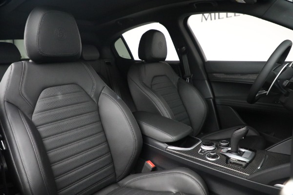 New 2022 Alfa Romeo Stelvio Quadrifoglio for sale Sold at Alfa Romeo of Westport in Westport CT 06880 22