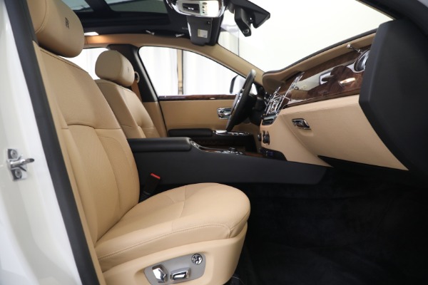 Used 2013 Rolls-Royce Ghost for sale $159,900 at Alfa Romeo of Westport in Westport CT 06880 22