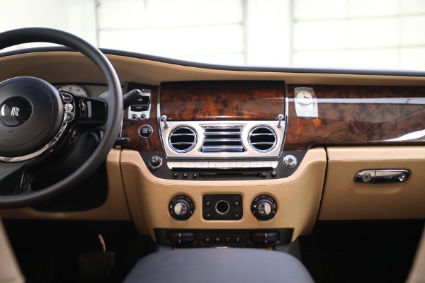Used 2013 Rolls-Royce Ghost for sale $159,900 at Alfa Romeo of Westport in Westport CT 06880 27