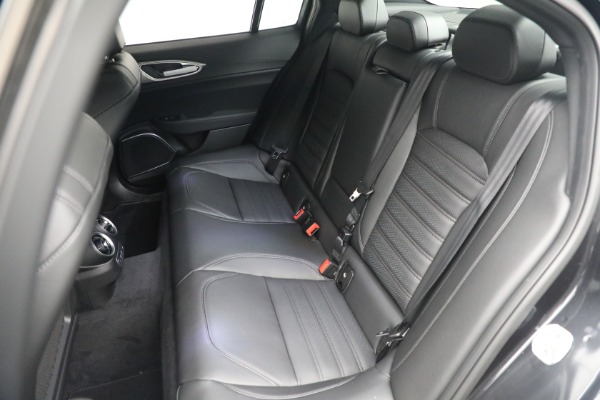 New 2022 Alfa Romeo Giulia Veloce for sale Sold at Alfa Romeo of Westport in Westport CT 06880 22