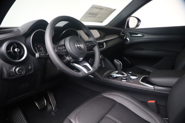 New 2022 Alfa Romeo Stelvio Ti for sale $47,800 at Alfa Romeo of Westport in Westport CT 06880 13