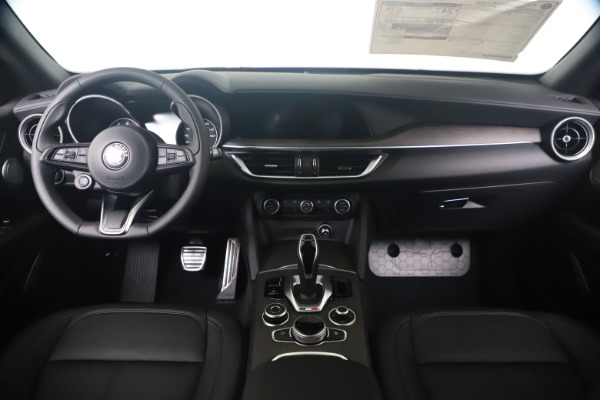 New 2022 Alfa Romeo Stelvio Ti for sale $47,800 at Alfa Romeo of Westport in Westport CT 06880 16