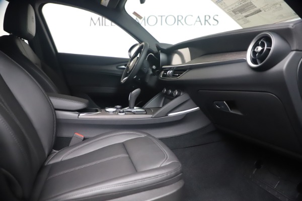 New 2022 Alfa Romeo Stelvio Ti for sale $47,800 at Alfa Romeo of Westport in Westport CT 06880 21