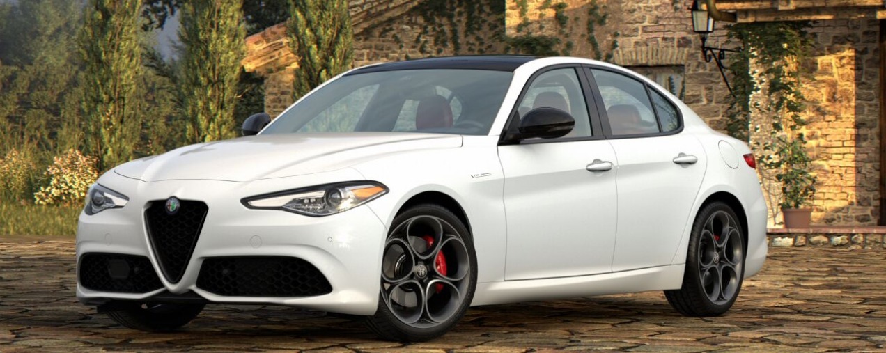 New 2022 Alfa Romeo Giulia Veloce for sale $55,160 at Alfa Romeo of Westport in Westport CT 06880 1