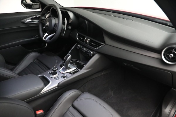 Used 2022 Alfa Romeo Giulia Veloce for sale $29,900 at Alfa Romeo of Westport in Westport CT 06880 16