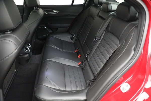 Used 2022 Alfa Romeo Giulia Veloce for sale $29,900 at Alfa Romeo of Westport in Westport CT 06880 20