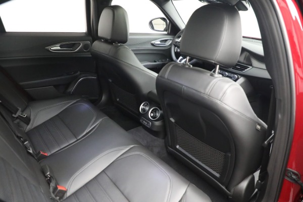 Used 2022 Alfa Romeo Giulia Veloce for sale $29,900 at Alfa Romeo of Westport in Westport CT 06880 21