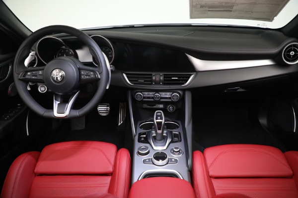 New 2022 Alfa Romeo Giulia Veloce for sale $55,160 at Alfa Romeo of Westport in Westport CT 06880 16