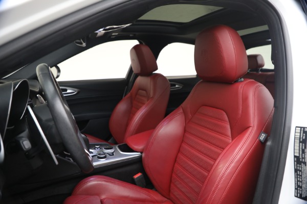 Used 2022 Alfa Romeo Giulia Veloce for sale Sold at Alfa Romeo of Westport in Westport CT 06880 17
