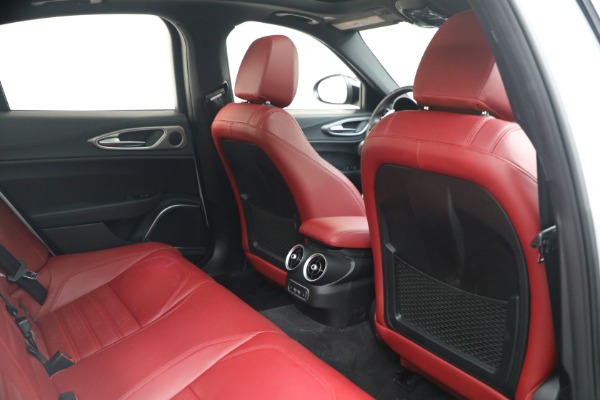Used 2022 Alfa Romeo Giulia Veloce for sale Sold at Alfa Romeo of Westport in Westport CT 06880 22