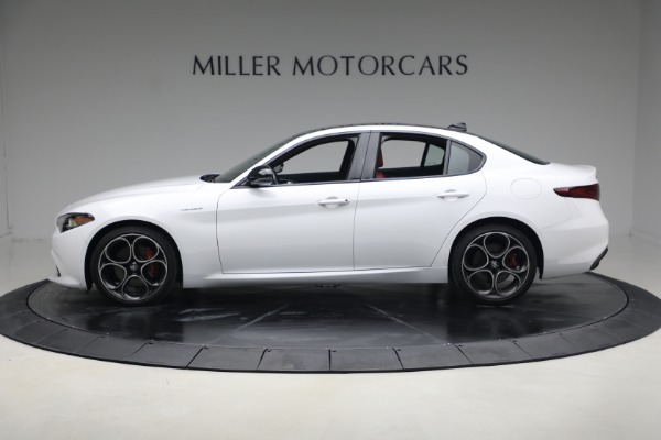 Used 2022 Alfa Romeo Giulia Veloce for sale Sold at Alfa Romeo of Westport in Westport CT 06880 3