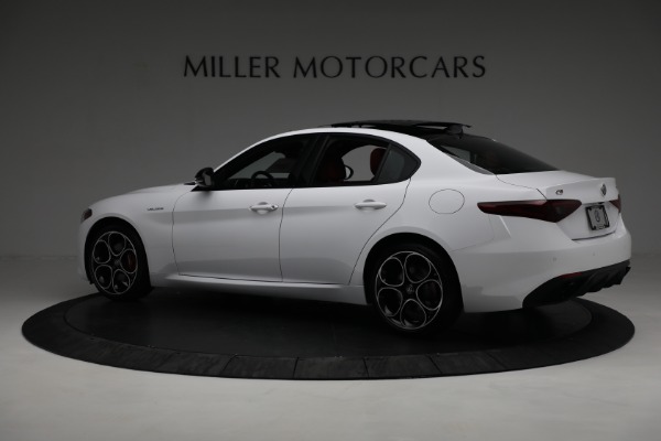 New 2022 Alfa Romeo Giulia Veloce for sale $55,160 at Alfa Romeo of Westport in Westport CT 06880 4