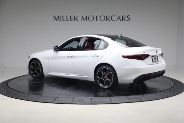 Used 2022 Alfa Romeo Giulia Veloce for sale Sold at Alfa Romeo of Westport in Westport CT 06880 4