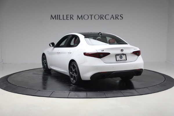 Used 2022 Alfa Romeo Giulia Veloce for sale Sold at Alfa Romeo of Westport in Westport CT 06880 5