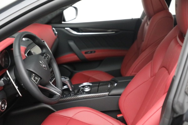 New 2022 Maserati Ghibli Modena Q4 for sale $109,155 at Alfa Romeo of Westport in Westport CT 06880 25