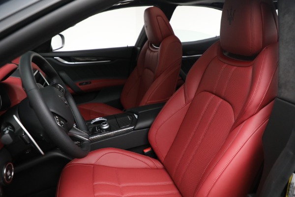 New 2022 Maserati Ghibli Modena Q4 for sale $109,155 at Alfa Romeo of Westport in Westport CT 06880 27