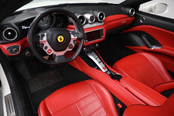 Used 2015 Ferrari California T for sale Sold at Alfa Romeo of Westport in Westport CT 06880 19