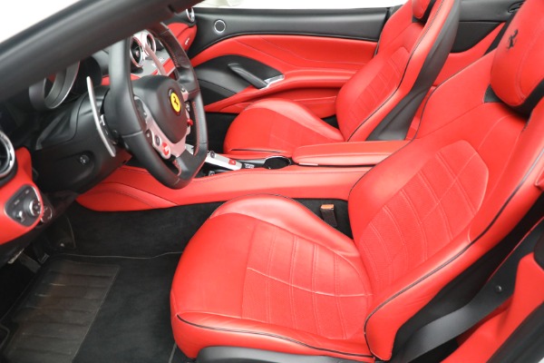 Used 2015 Ferrari California T for sale Sold at Alfa Romeo of Westport in Westport CT 06880 20