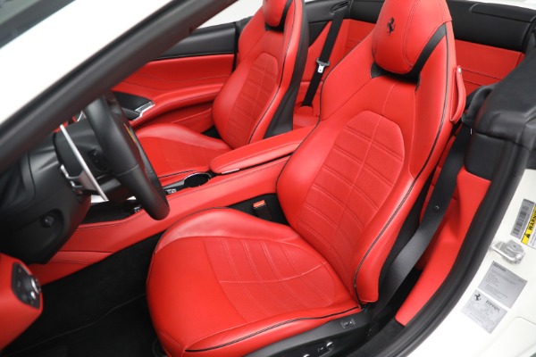 Used 2015 Ferrari California T for sale Sold at Alfa Romeo of Westport in Westport CT 06880 21