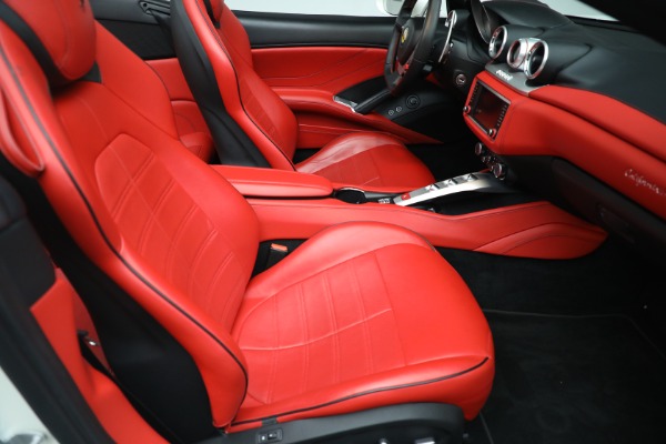 Used 2015 Ferrari California T for sale Sold at Alfa Romeo of Westport in Westport CT 06880 24