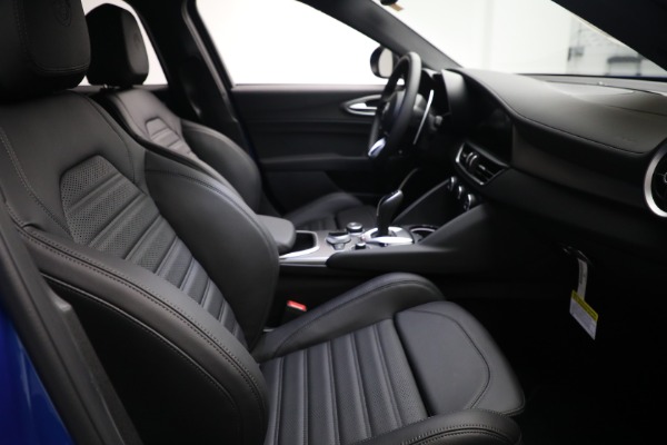 New 2022 Alfa Romeo Giulia Veloce for sale $55,220 at Alfa Romeo of Westport in Westport CT 06880 20