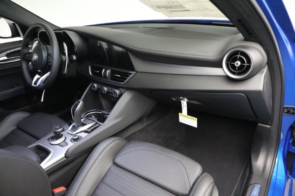 New 2022 Alfa Romeo Giulia Veloce for sale $55,220 at Alfa Romeo of Westport in Westport CT 06880 21