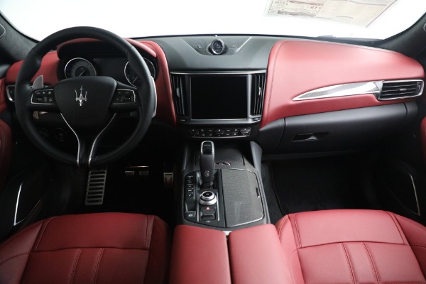 New 2022 Maserati Levante Modena for sale $113,075 at Alfa Romeo of Westport in Westport CT 06880 16