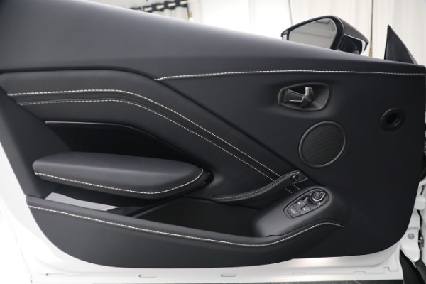 Used 2022 Aston Martin Vantage Coupe for sale $185,716 at Alfa Romeo of Westport in Westport CT 06880 16