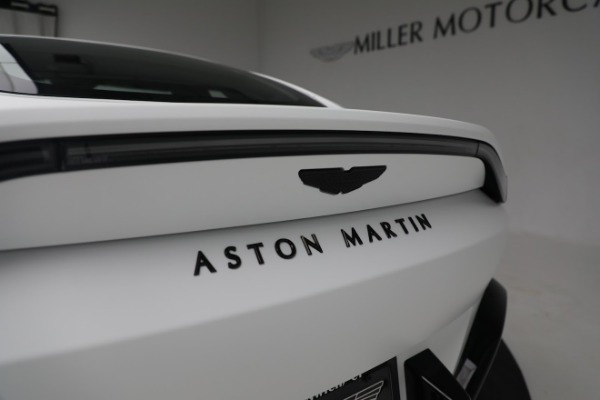 New 2022 Aston Martin Vantage Coupe for sale $185,716 at Alfa Romeo of Westport in Westport CT 06880 24