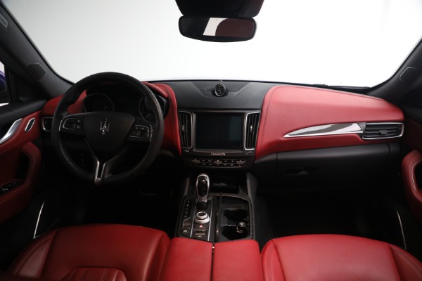 Used 2017 Maserati Levante for sale Sold at Alfa Romeo of Westport in Westport CT 06880 17