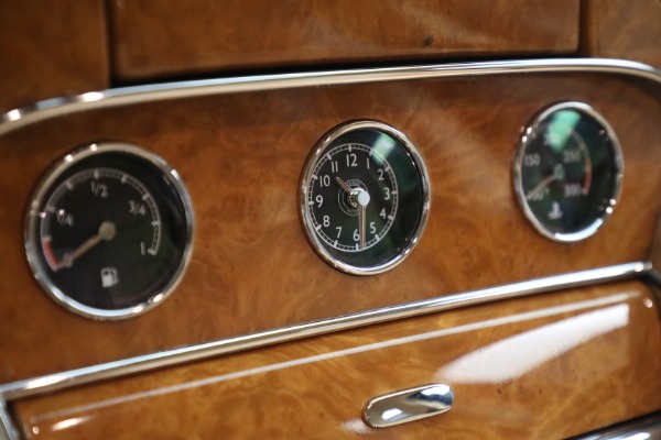 Used 2012 Bentley Mulsanne V8 for sale Call for price at Alfa Romeo of Westport in Westport CT 06880 18
