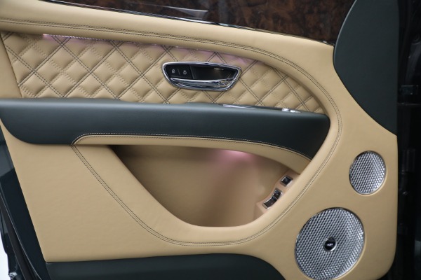 Used 2022 Bentley Bentayga V8 First Edition for sale Sold at Alfa Romeo of Westport in Westport CT 06880 18