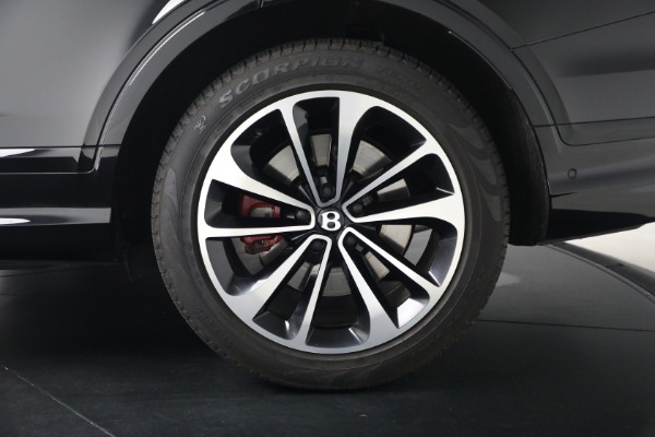 Used 2022 Bentley Bentayga V8 for sale $139,900 at Alfa Romeo of Westport in Westport CT 06880 14