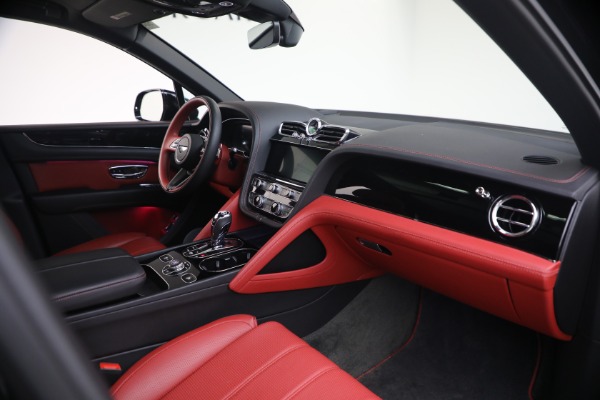 Used 2022 Bentley Bentayga V8 for sale $139,900 at Alfa Romeo of Westport in Westport CT 06880 26