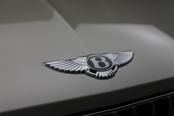 New 2023 Bentley Bentayga EWB Azure for sale $302,995 at Alfa Romeo of Westport in Westport CT 06880 11