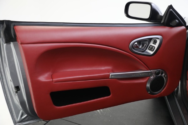 Used 2003 Aston Martin V12 Vanquish for sale $99,900 at Alfa Romeo of Westport in Westport CT 06880 22