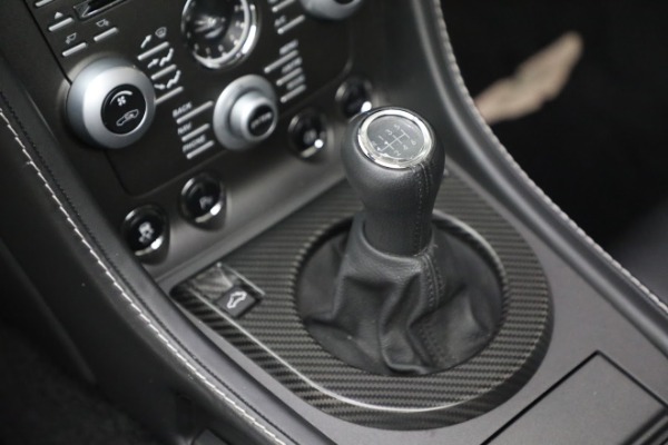 Used 2015 Aston Martin V8 Vantage GT Roadster for sale $109,900 at Alfa Romeo of Westport in Westport CT 06880 21