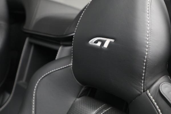 Used 2015 Aston Martin V8 Vantage GT Roadster for sale $109,900 at Alfa Romeo of Westport in Westport CT 06880 23
