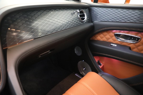 Used 2022 Bentley Bentayga V8 First Edition for sale $229,900 at Alfa Romeo of Westport in Westport CT 06880 15
