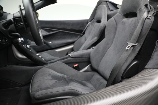 Used 2020 McLaren 720S Spider for sale $309,900 at Alfa Romeo of Westport in Westport CT 06880 24