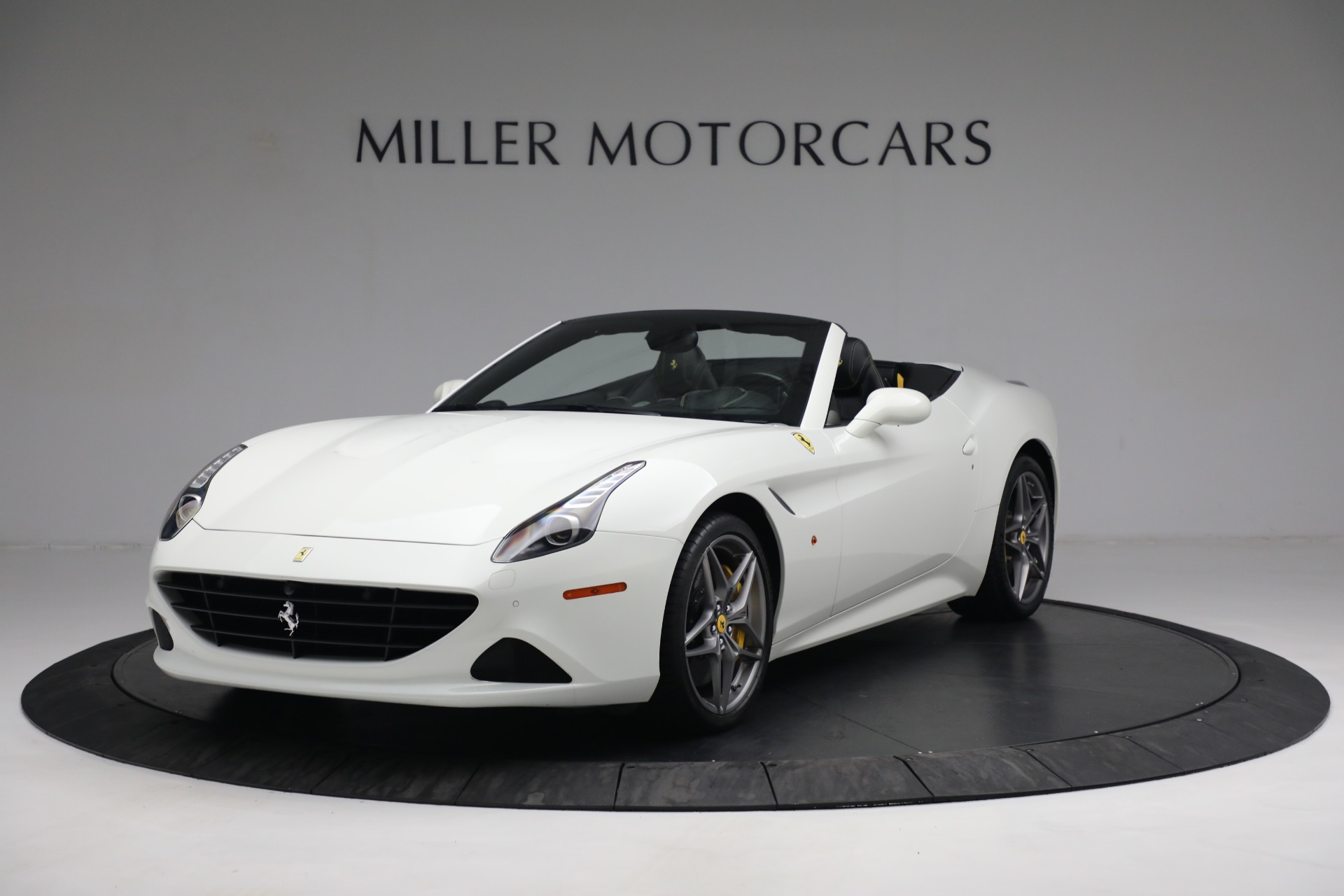 Used 2015 Ferrari California T for sale Sold at Alfa Romeo of Westport in Westport CT 06880 1