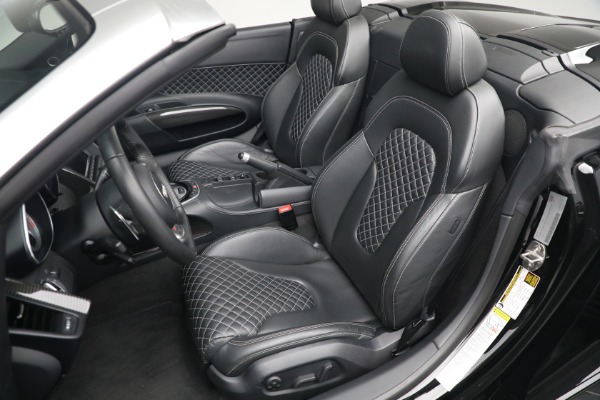 Used 2015 Audi R8 4.2 quattro Spyder for sale $109,900 at Alfa Romeo of Westport in Westport CT 06880 18