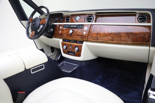 Used 2011 Rolls-Royce Phantom Drophead Coupe for sale $209,900 at Alfa Romeo of Westport in Westport CT 06880 24