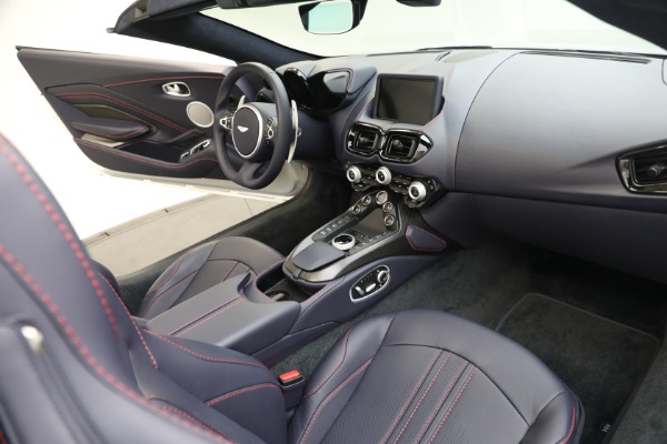 Used 2023 Aston Martin Vantage Roadster for sale Sold at Alfa Romeo of Westport in Westport CT 06880 25