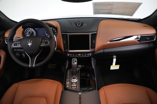 New 2023 Maserati Levante GT for sale $97,345 at Alfa Romeo of Westport in Westport CT 06880 24
