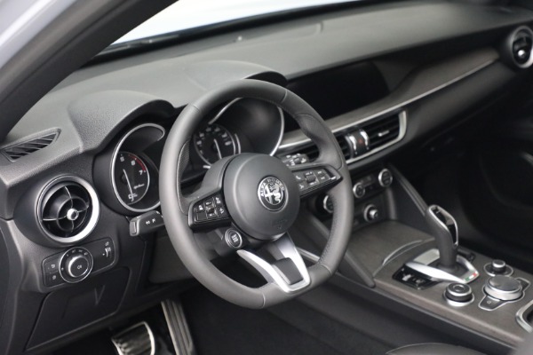 New 2022 Alfa Romeo Stelvio Ti for sale $53,855 at Alfa Romeo of Westport in Westport CT 06880 16