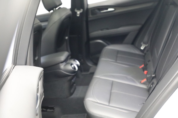 New 2022 Alfa Romeo Stelvio Ti for sale $53,855 at Alfa Romeo of Westport in Westport CT 06880 18