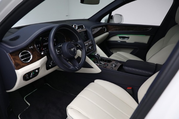 Used 2021 Bentley Bentayga Hybrid Hybrid for sale Call for price at Alfa Romeo of Westport in Westport CT 06880 17